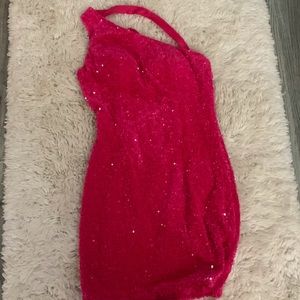 VNAIX dress one shoulder.